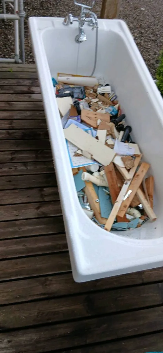 Bath, sink and toilet - Image 3