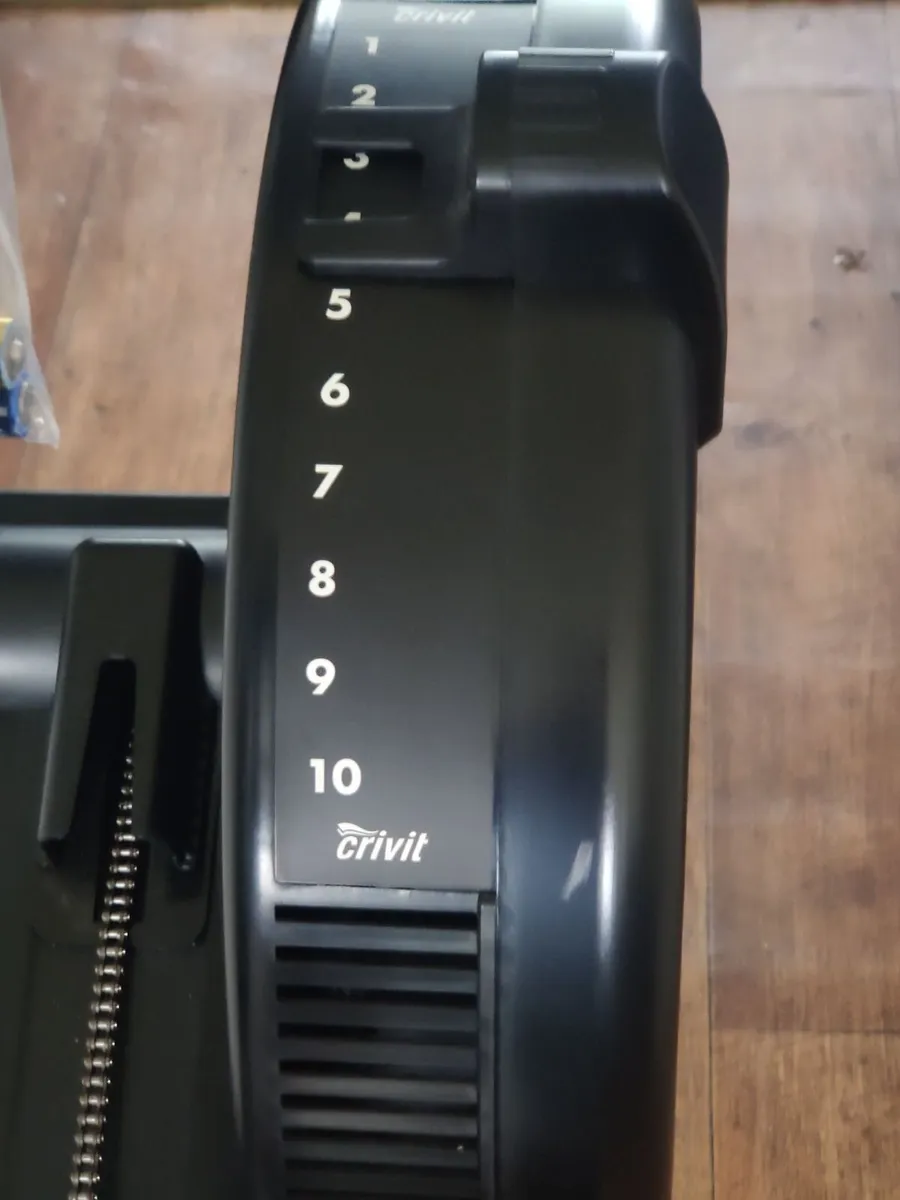 Rowing Machine - Image 2