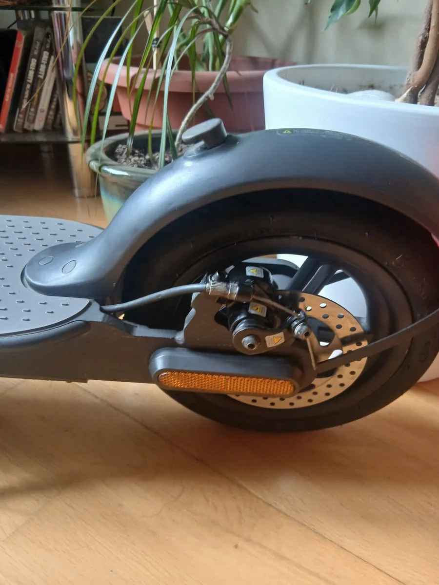 Electric scooter - Image 3
