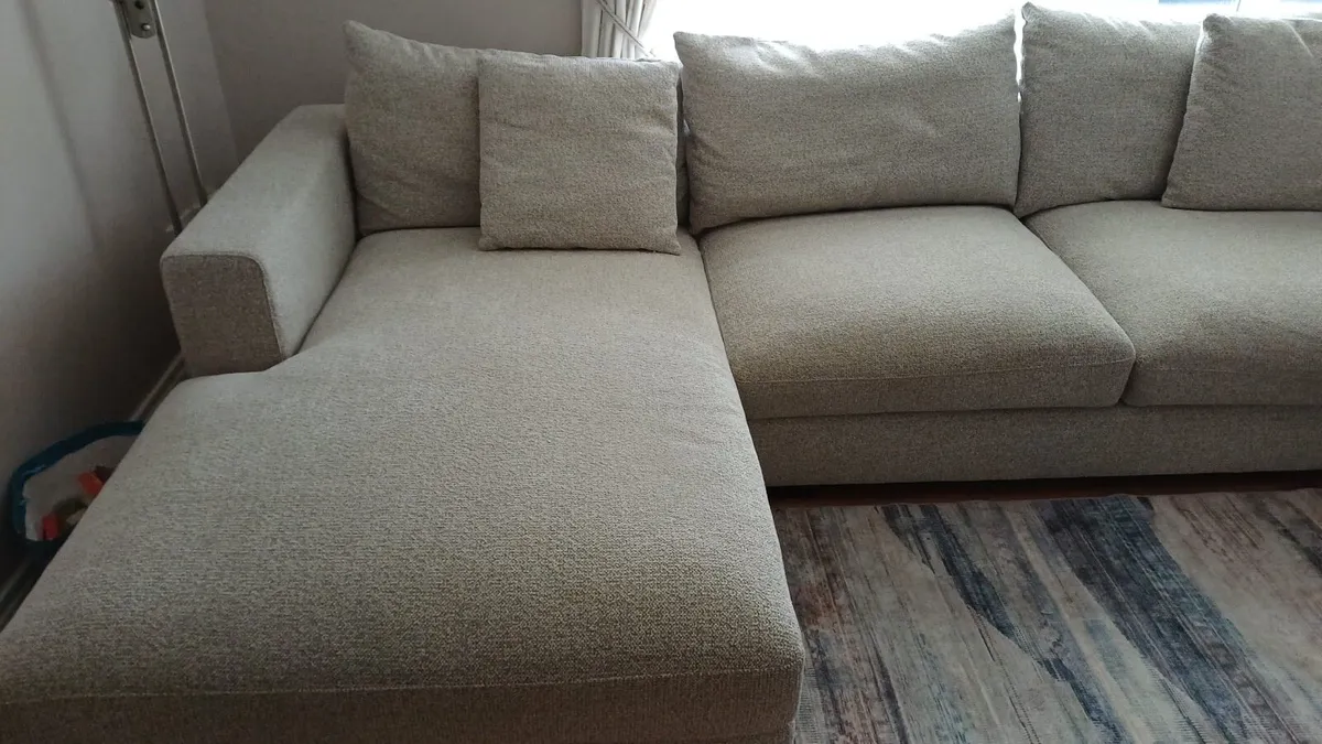 Corner Couch - Image 1