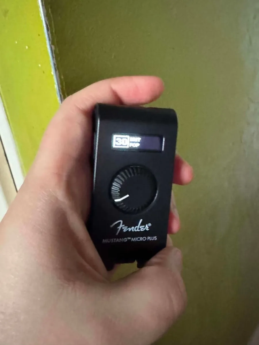 Fender Mustang Micro Plus - Image 1