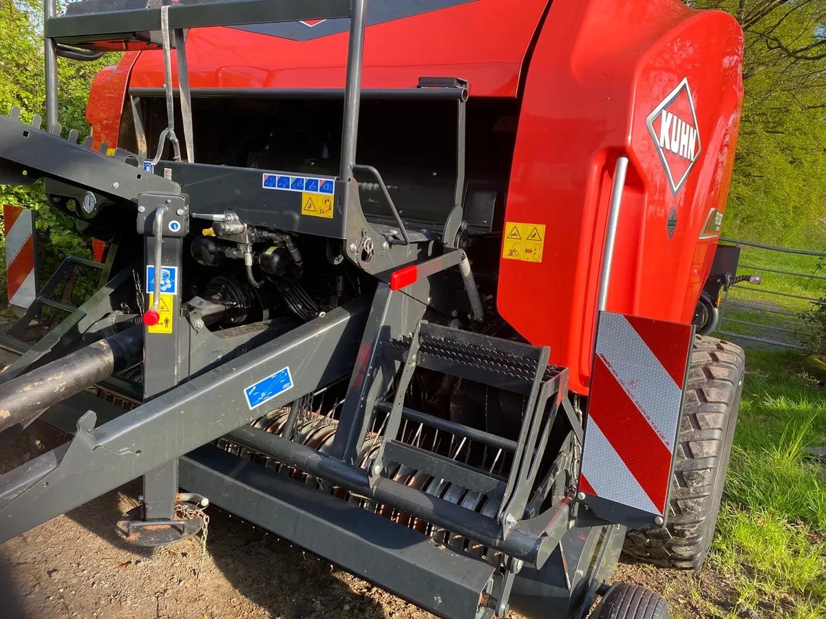 Kuhn FB3130 Baler - Image 1