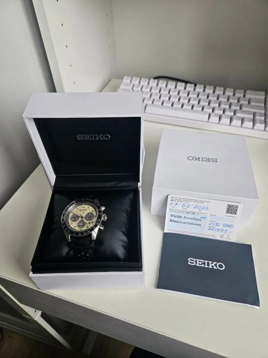 Seiko 5 sport Champagne dial with green bezel - Image 1