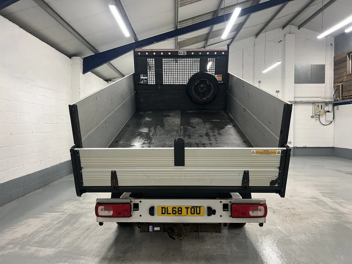2018 Volkswagen Crafter Tipper Van - Image 4