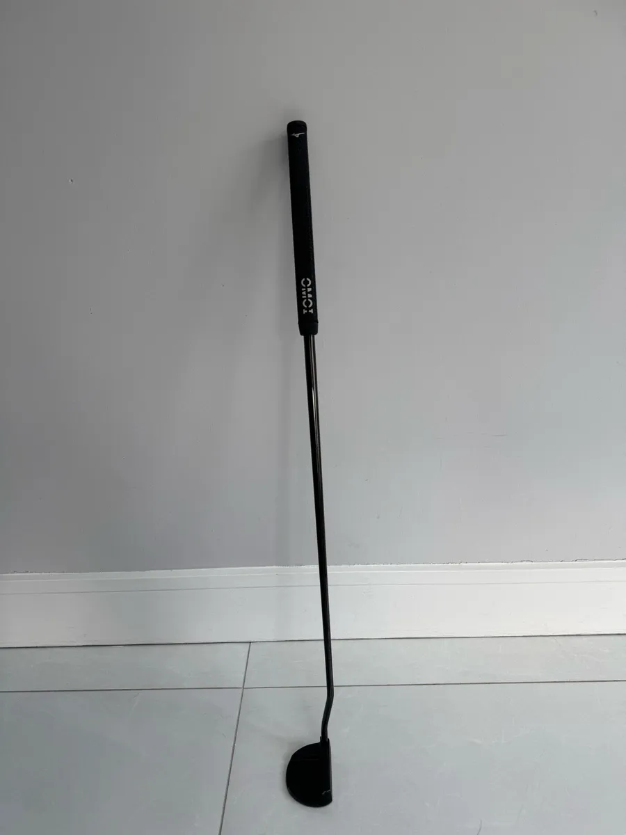 Right handed Mizuno MCraft IMOI no.3 putter 35 in - Image 1