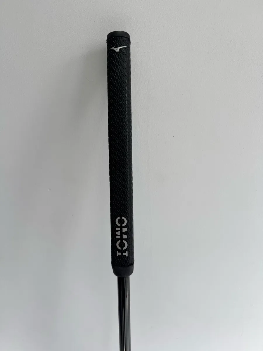 Right handed Mizuno MCraft IMOI no.3 putter 35 in - Image 3