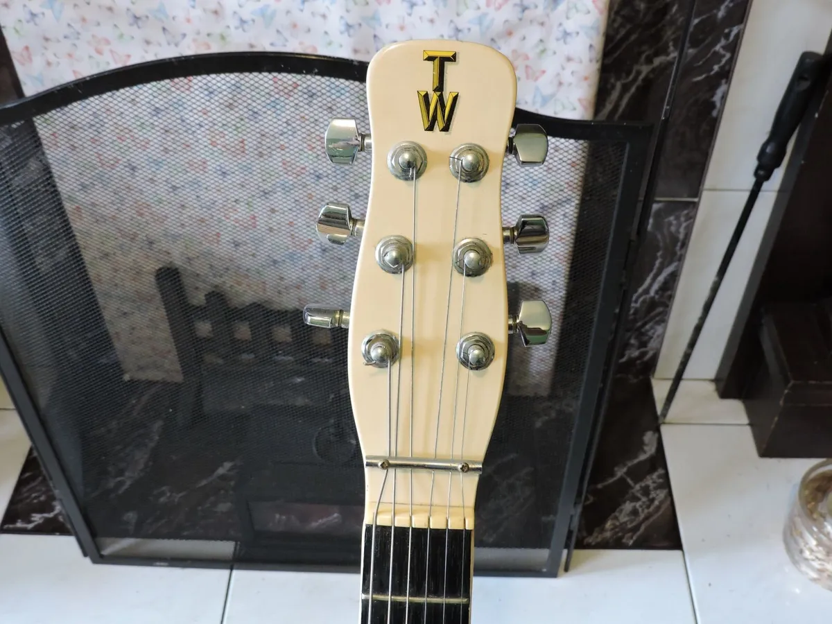 2 Travelling Wilburys 1989 Gretsch guitars - Image 3