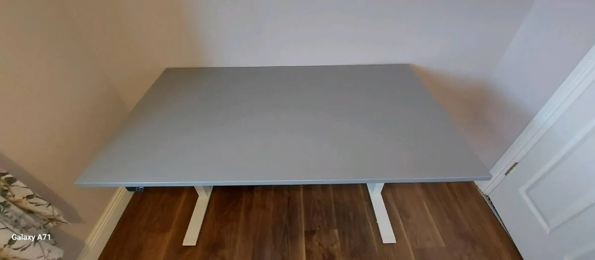 Standing desk - Image 3