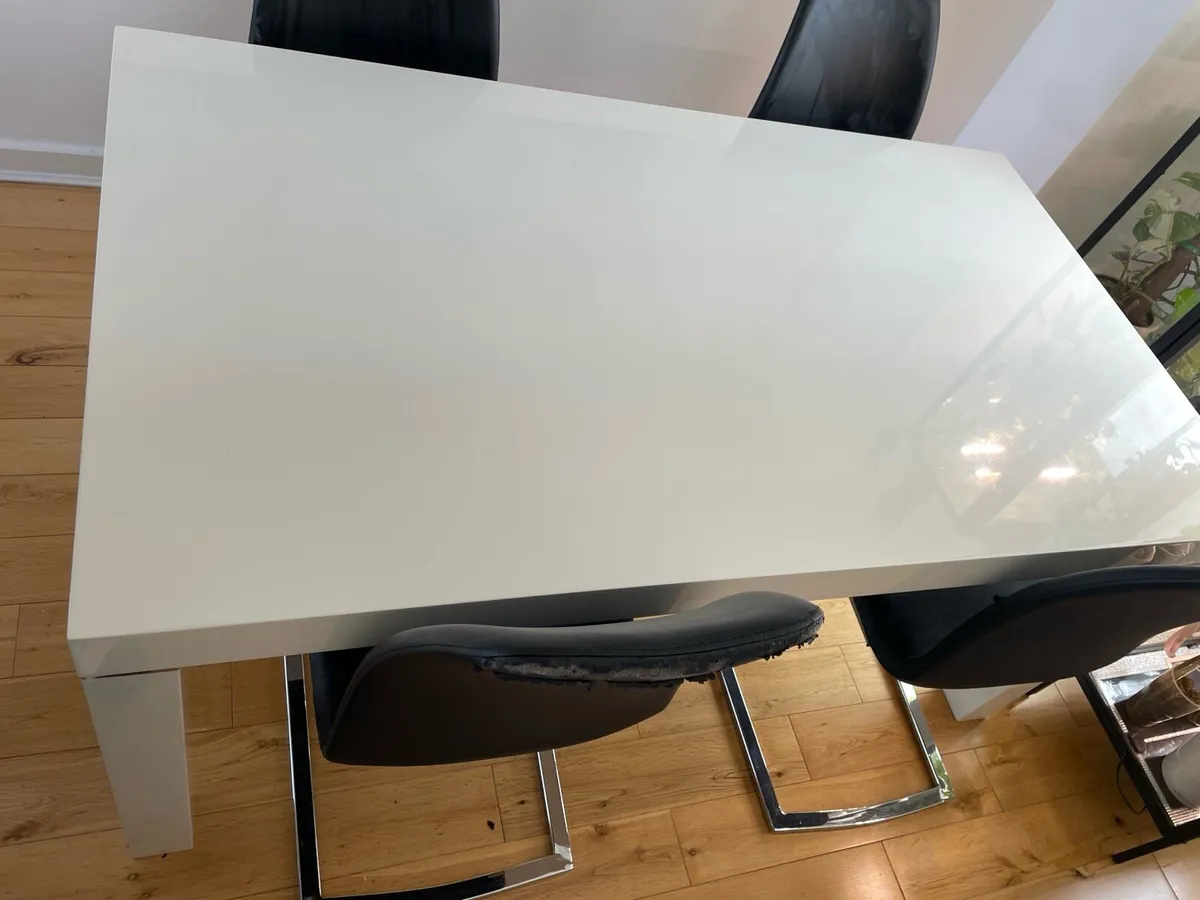 Modern white dining table - Image 4