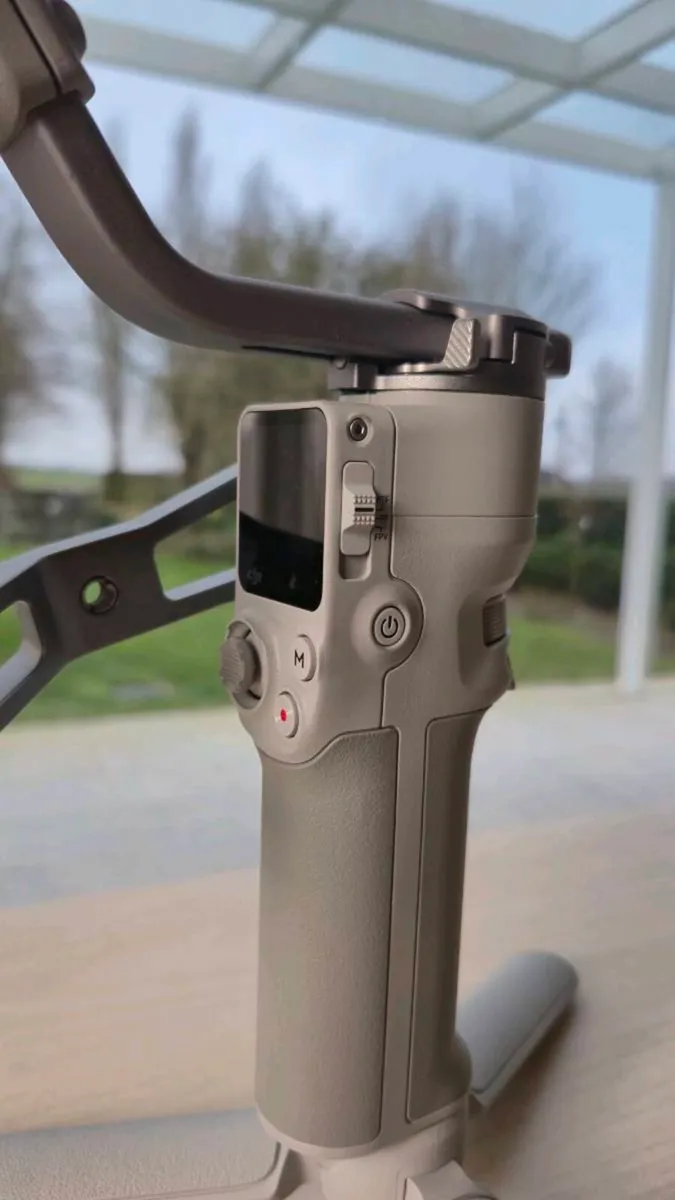 DJI RS4 Mini Combo Gimbal Stabilizer - Image 3