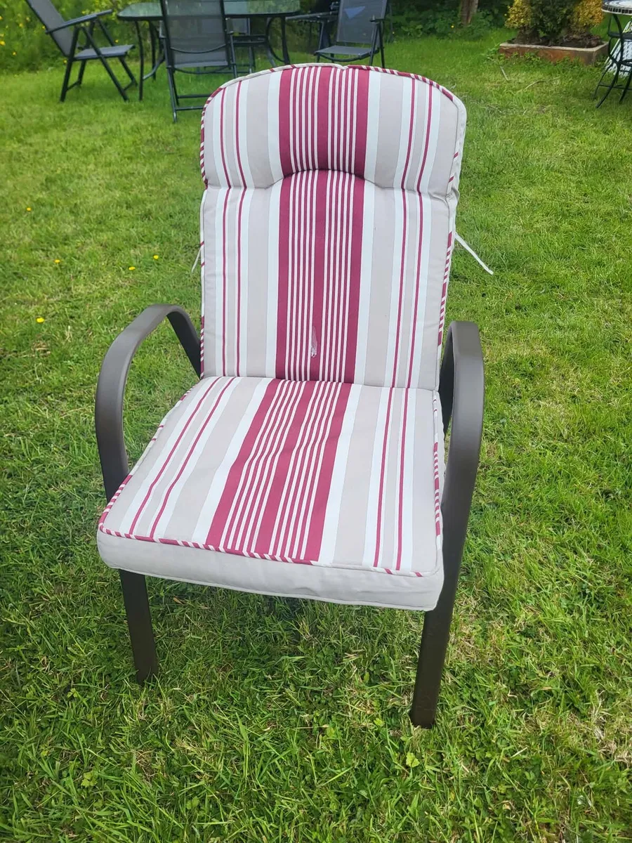 Garden table and chairs - Image 2