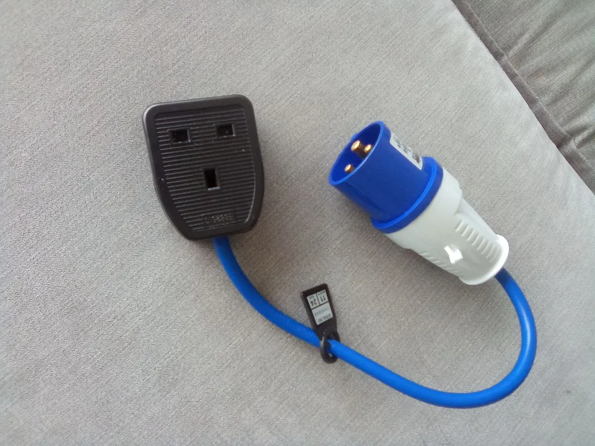 Mains Electric Hook Up Cable for Motorhome/Camping - Image 2
