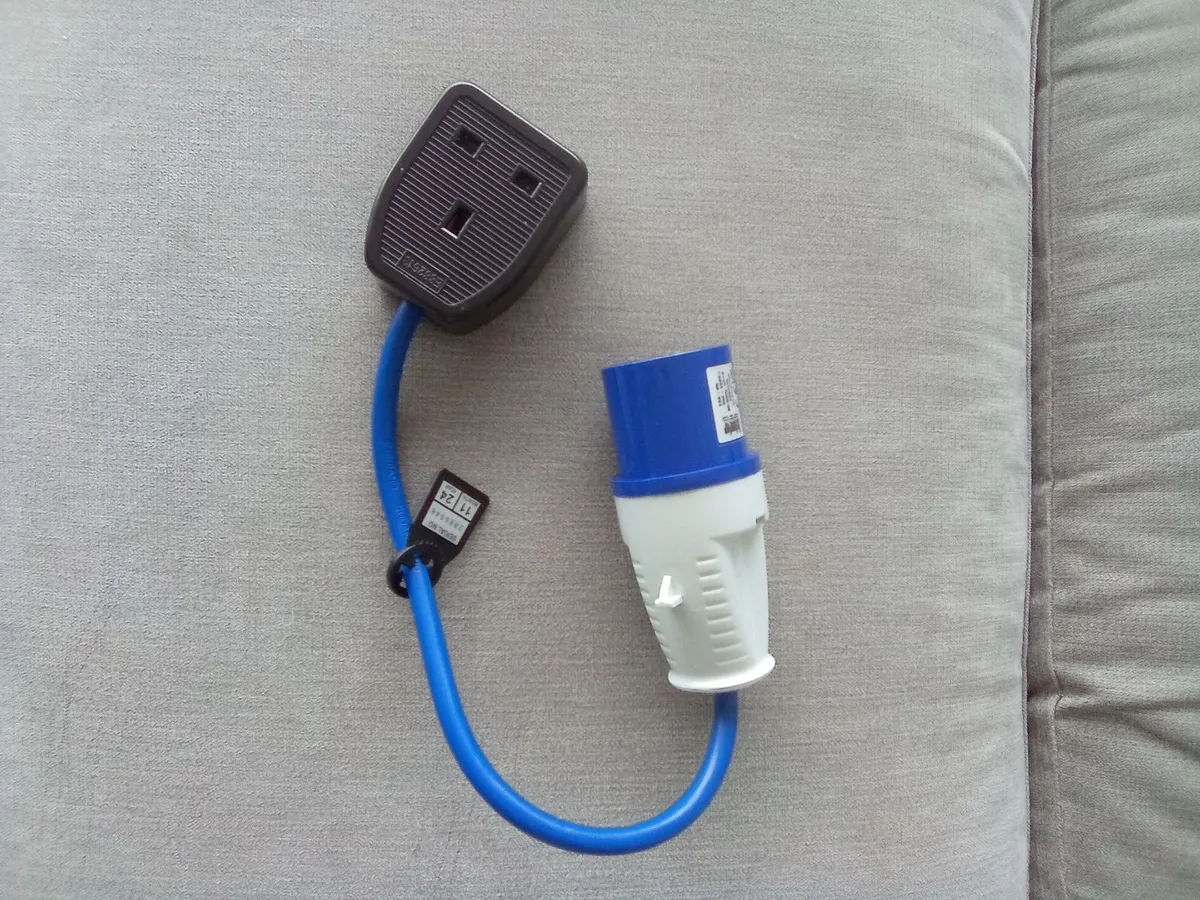 Mains Electric Hook Up Cable for Motorhome/Camping - Image 1