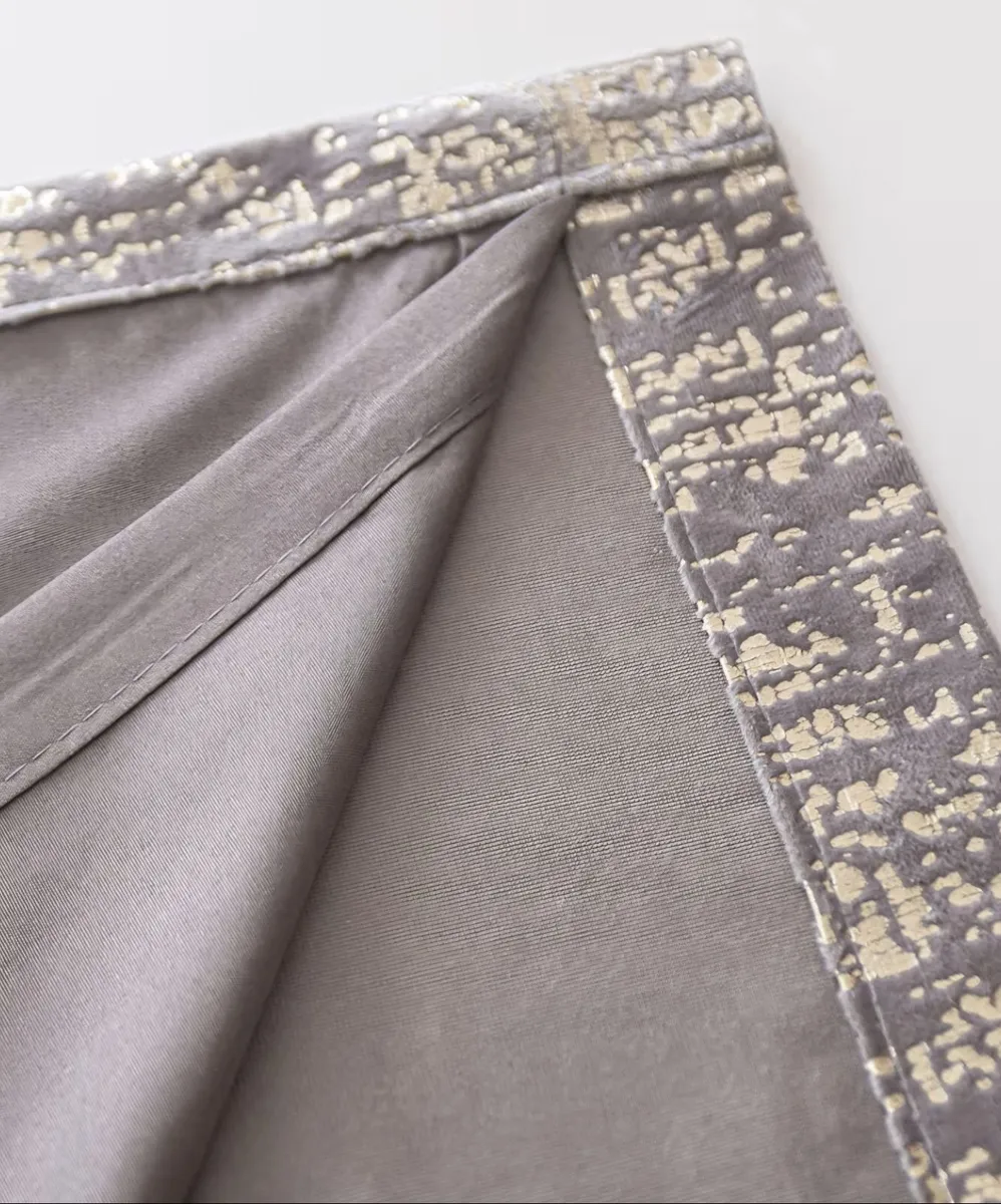 Curtains, matching cushions and ceiling light shad - Image 4