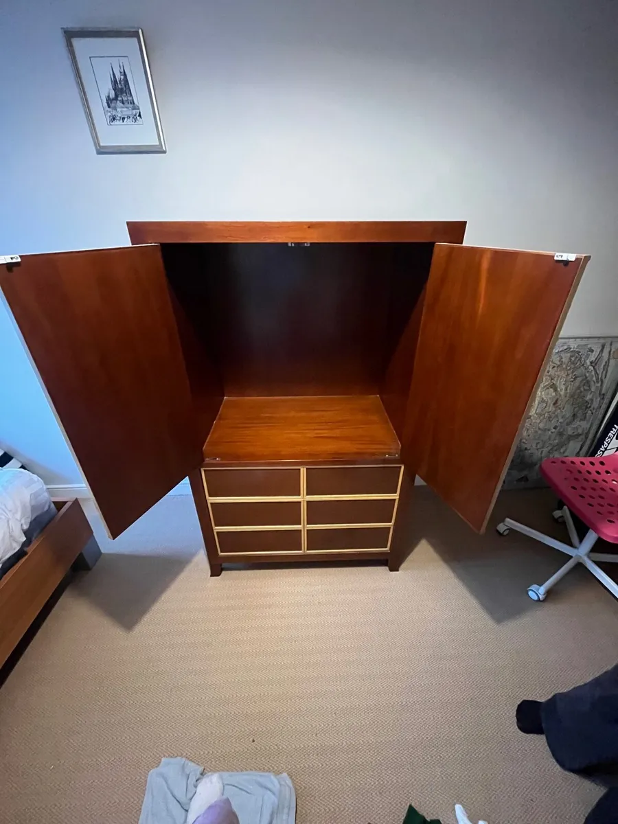 Wardrobe - Image 3