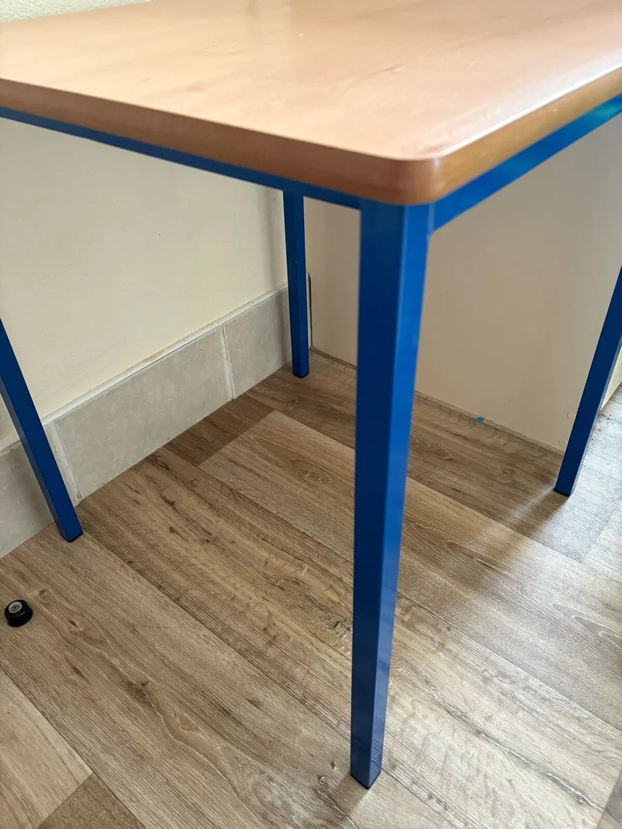 Square wooden children table and chairs - Image 2