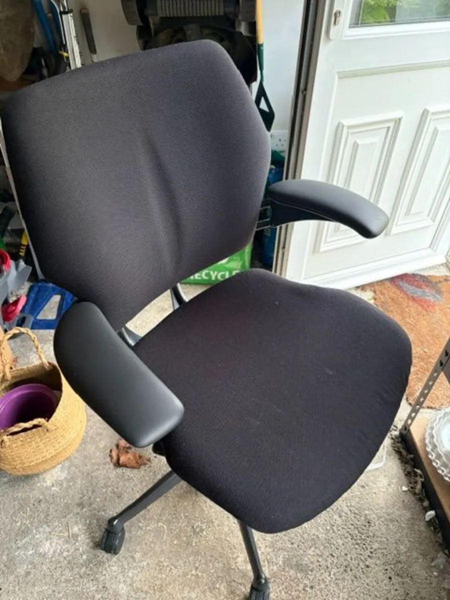 Humanscale Freedom Chair - Image 1