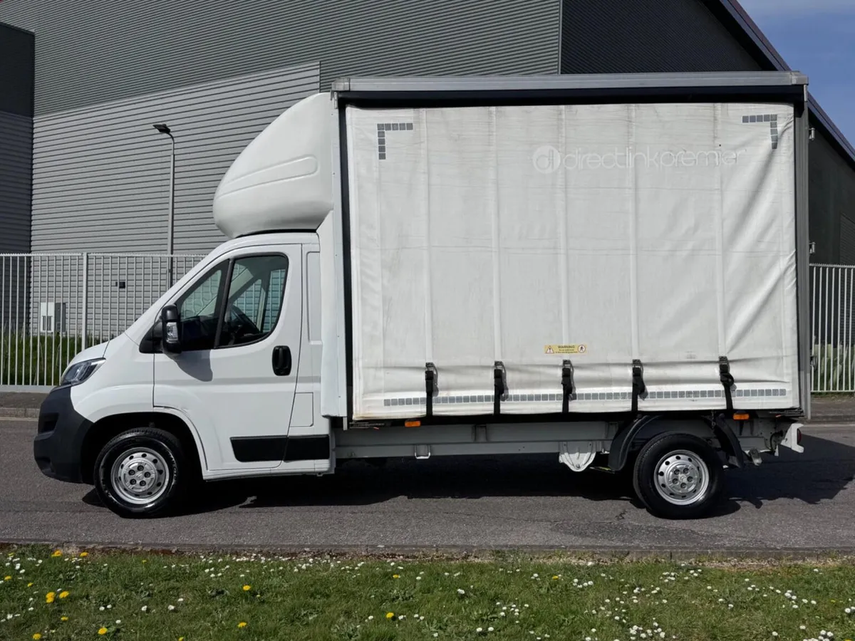 2022 Citroen Relay Curtain Sider Van - Image 1