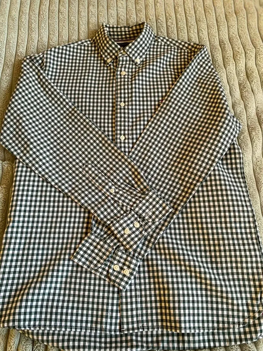 Tommy Hilfiger check casual shirt - size Medium - Image 1