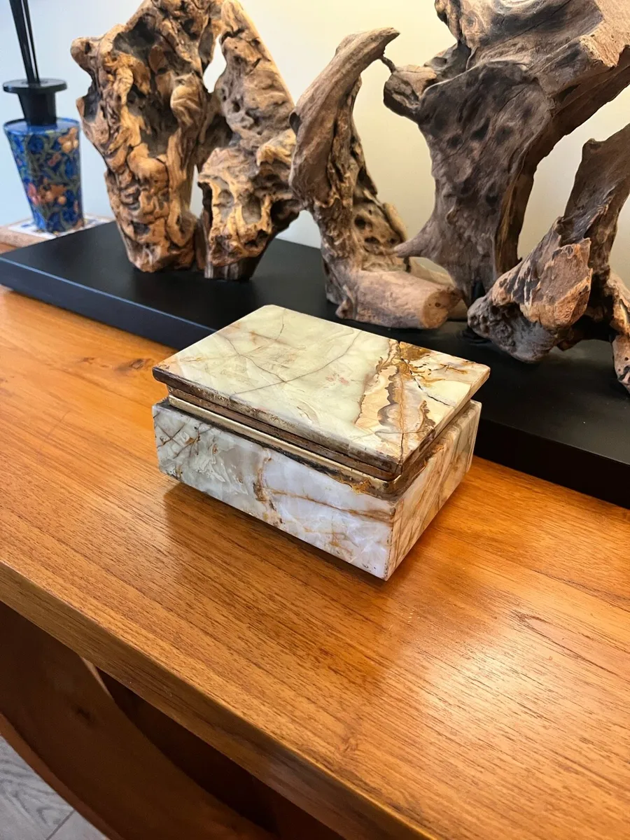 Vintage Italian Oynx Stone Jewellery Box - Image 1