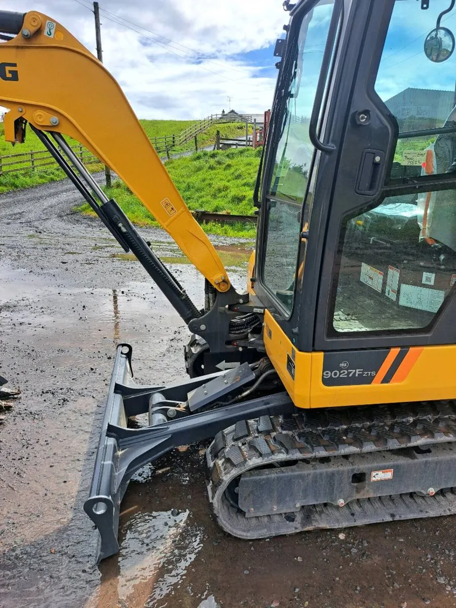 Excavator - Image 2