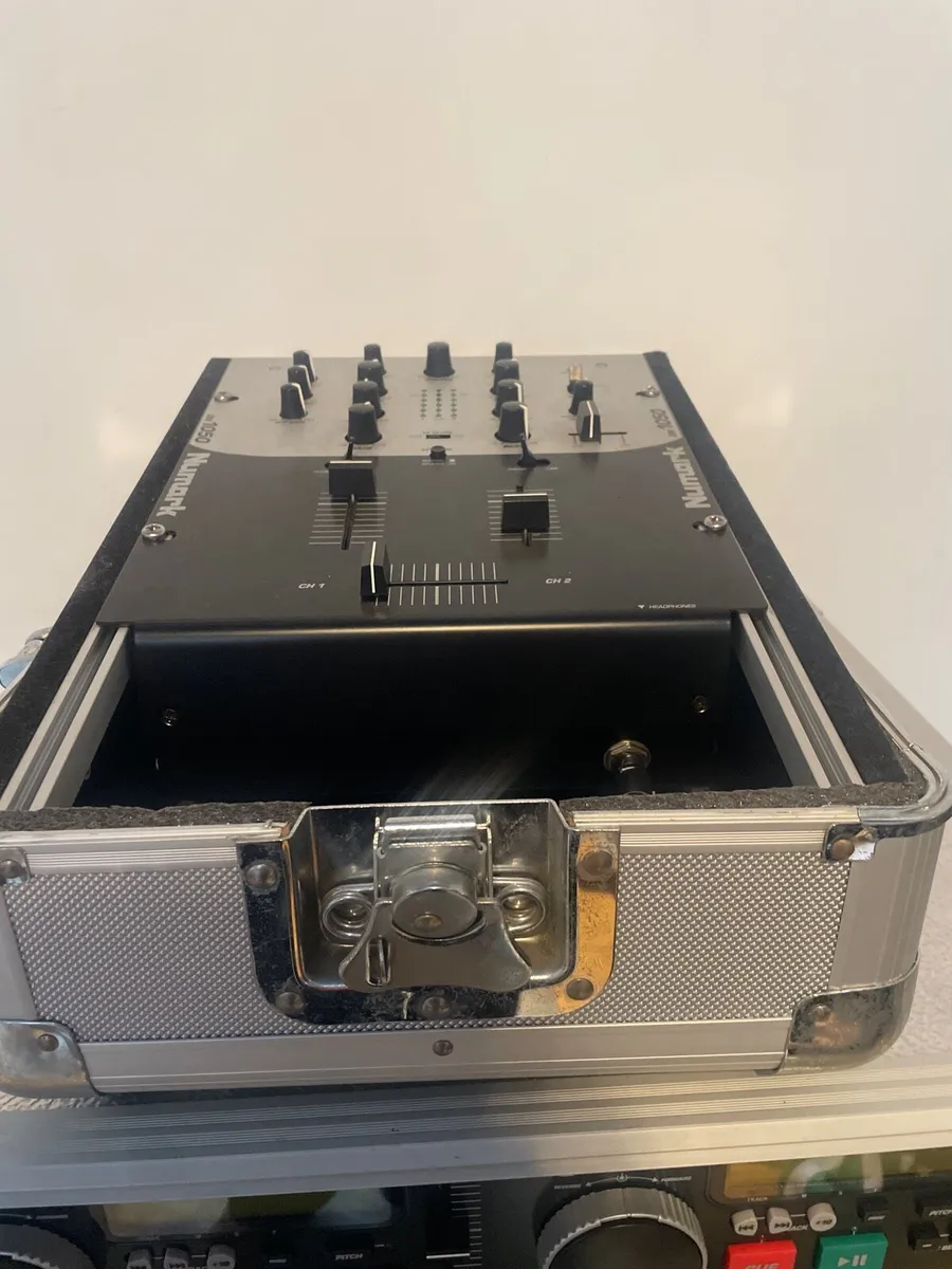 DJ mixer - Image 2