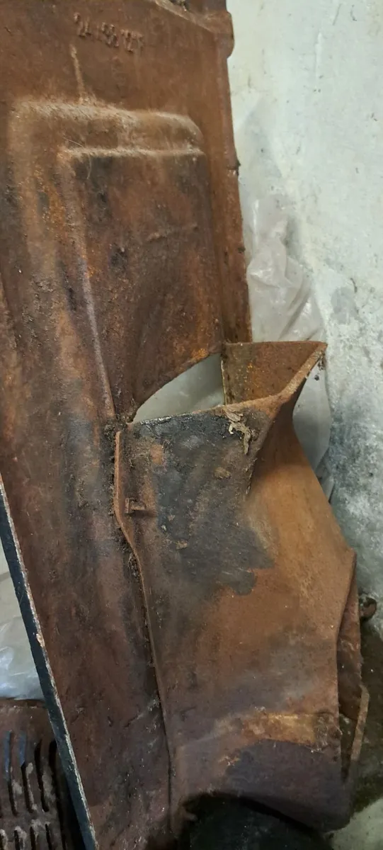 Antique fire place - Image 1