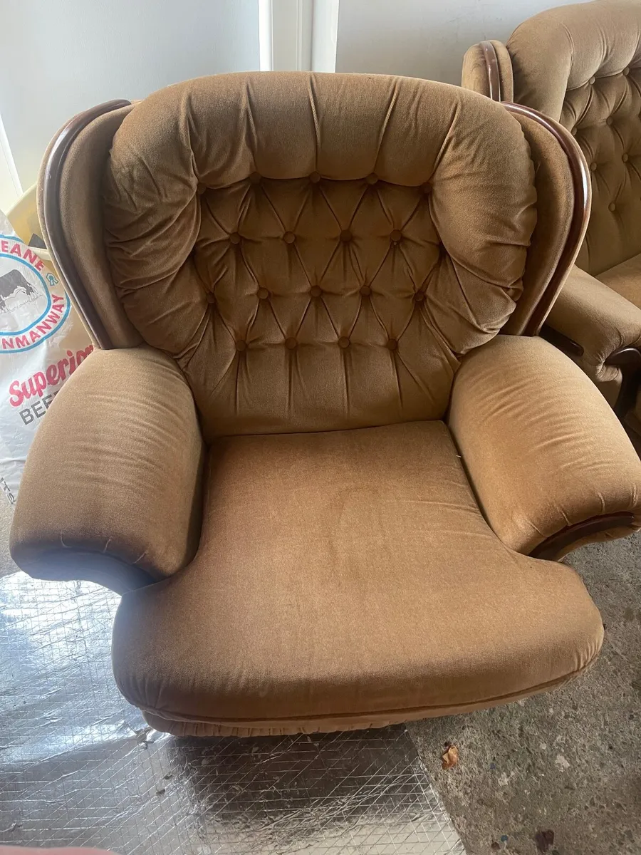 Couches - Image 4
