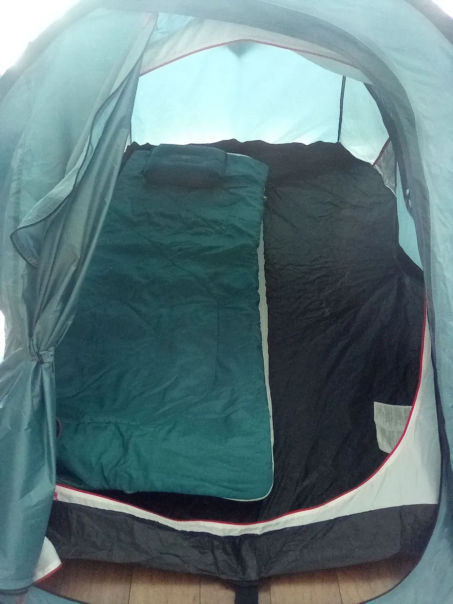 Quechua  2-person instant camping tent, 2 Seconds - Image 3