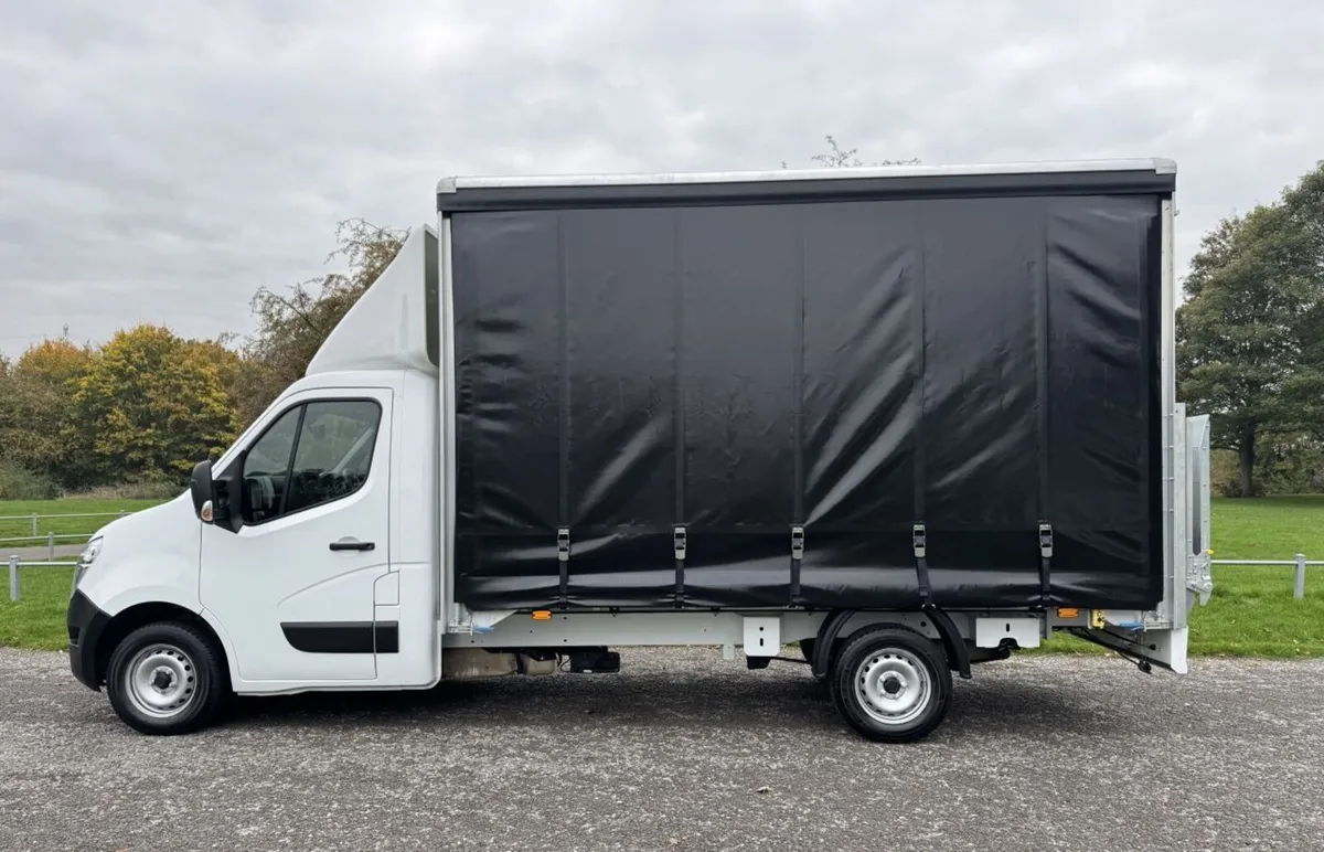 2021 Nissan Nv400 Curtain Sider Van - Image 1