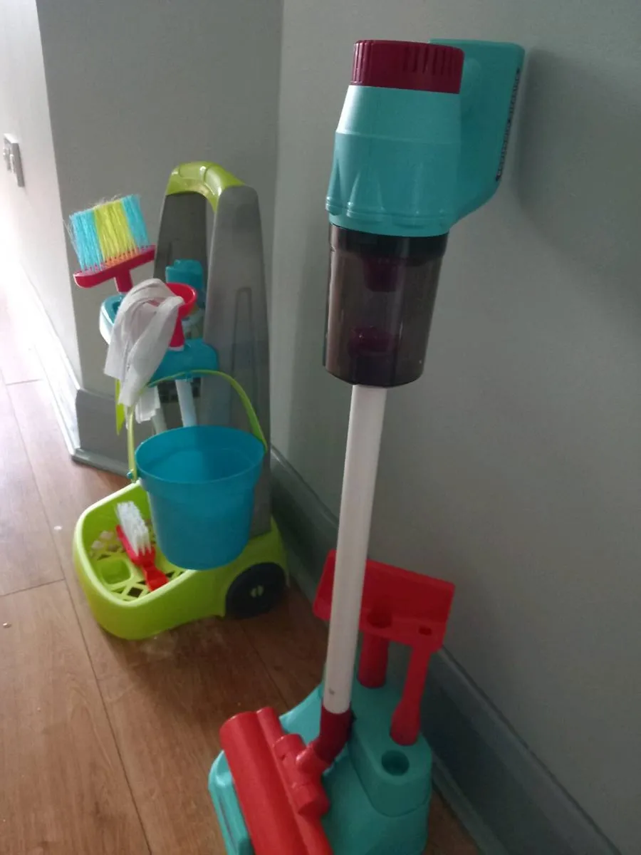 Toy real suction hoover and cleaning trolley - Image 2