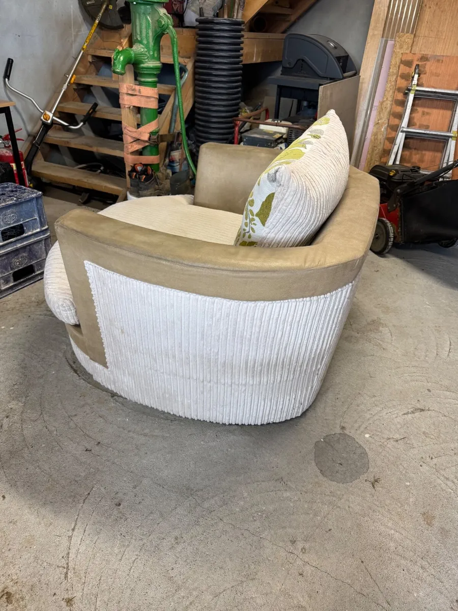 Cuddle chair - Image 3