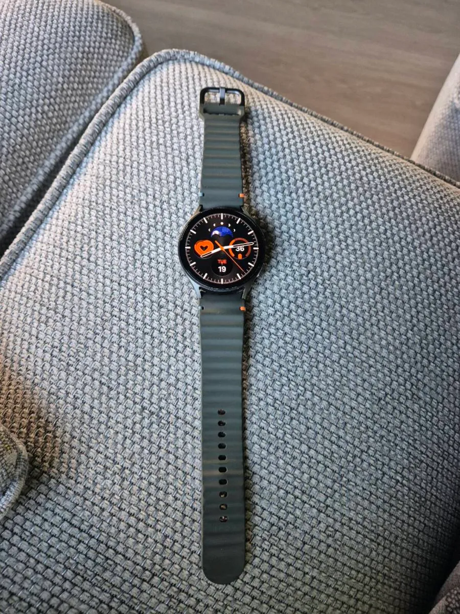 Samsung Watch 7 - Image 1