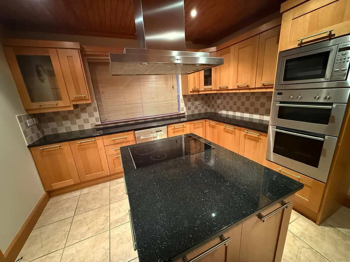 Solid Oak Shaker Kitchen - Image 1