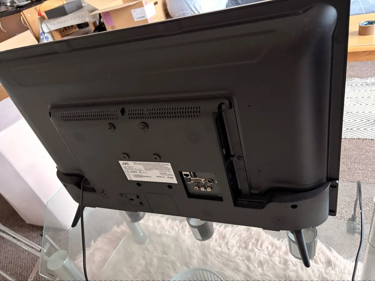 JVC 32 inch Smart TV - Image 2