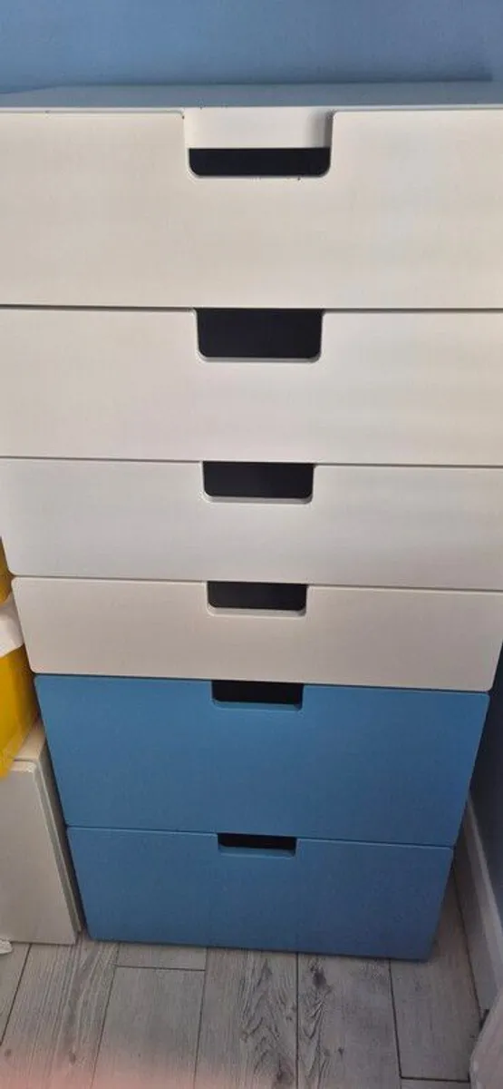 Tall chest of drawers and blanket box - Image 1