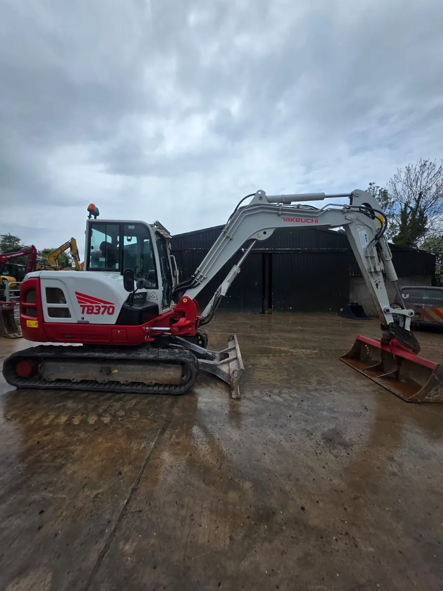 2021 TAKEUCHI TB370 - Image 1
