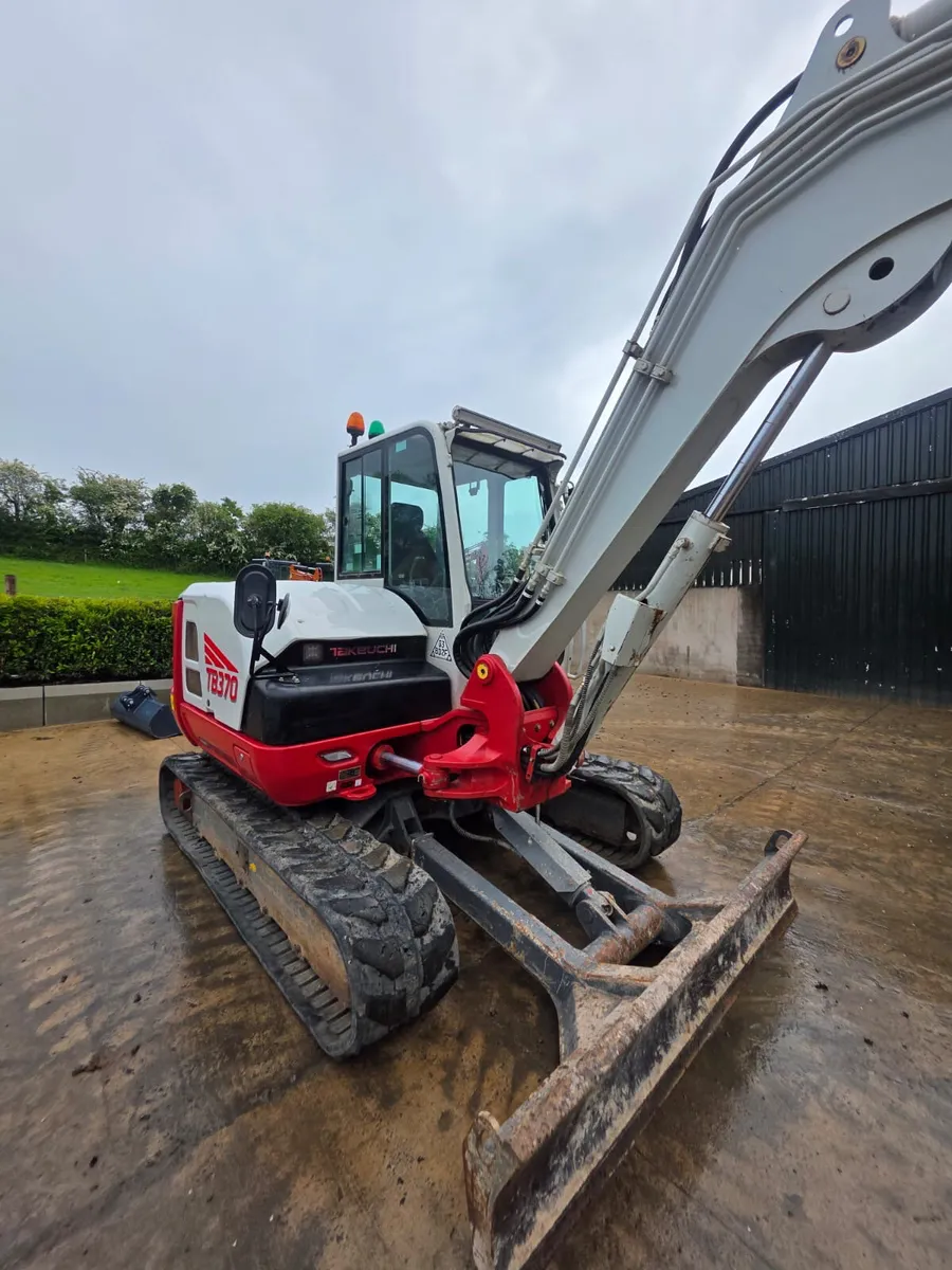 2021 TAKEUCHI TB370 - Image 3