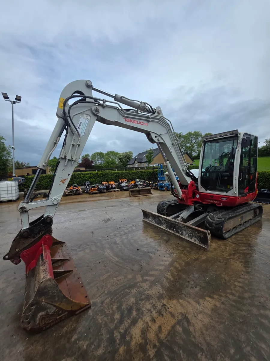 2021 TAKEUCHI TB370 - Image 4