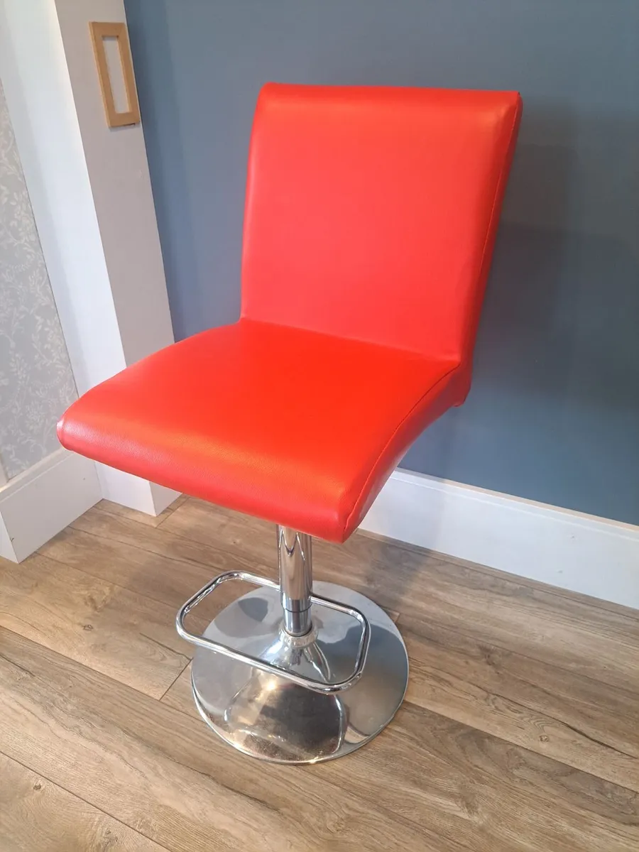 Office chair - Image 1