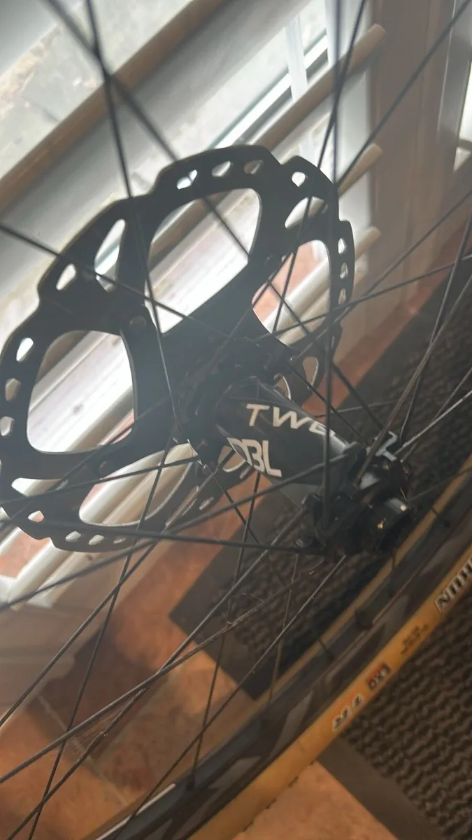 Giant Carbon XCR1 27.5 Wheels - Image 4