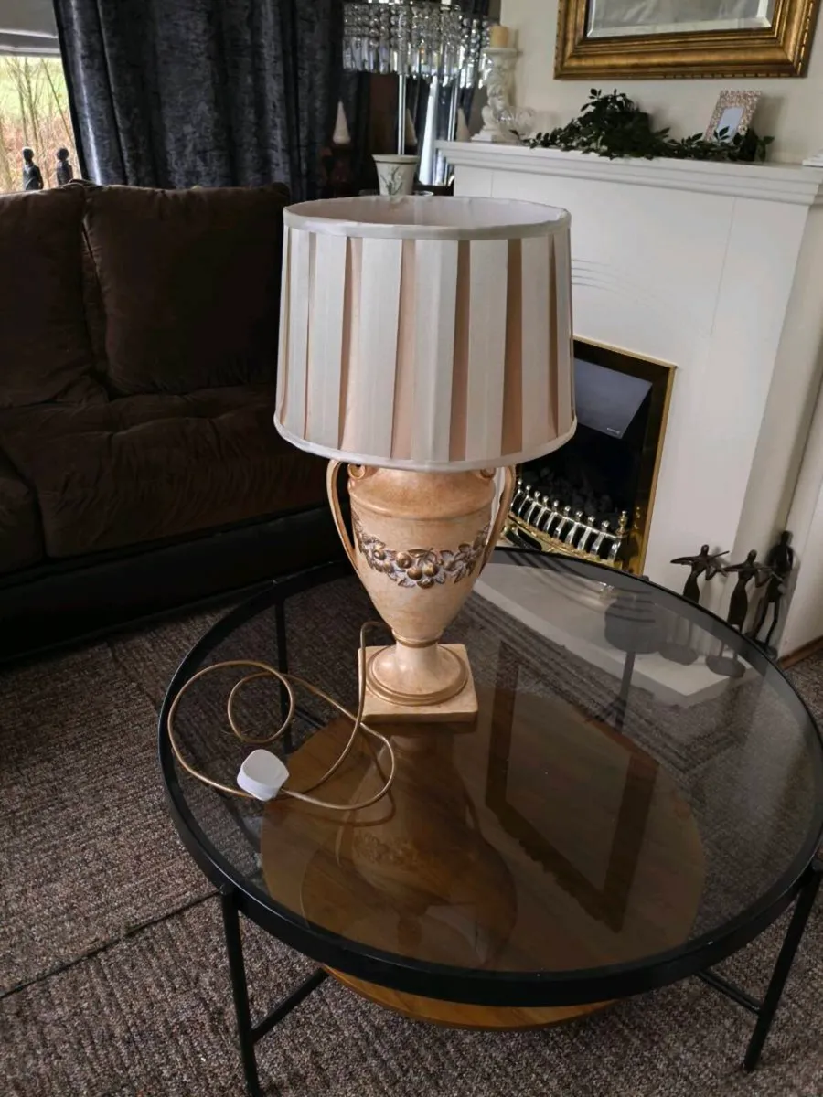 Beautiful new table lamp 20 euro