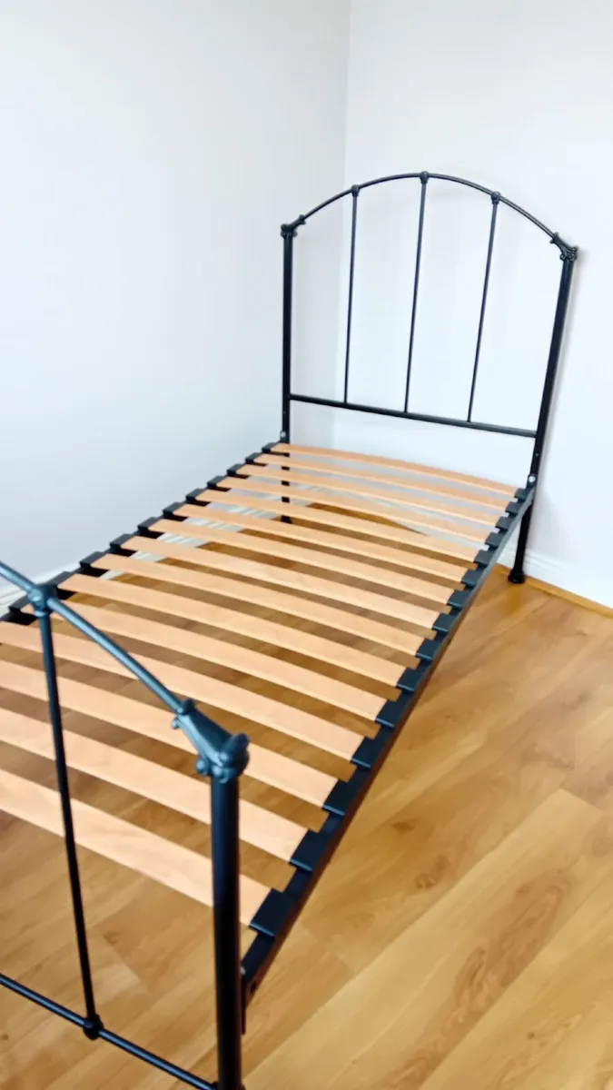 Single bed with mattress - Image 2