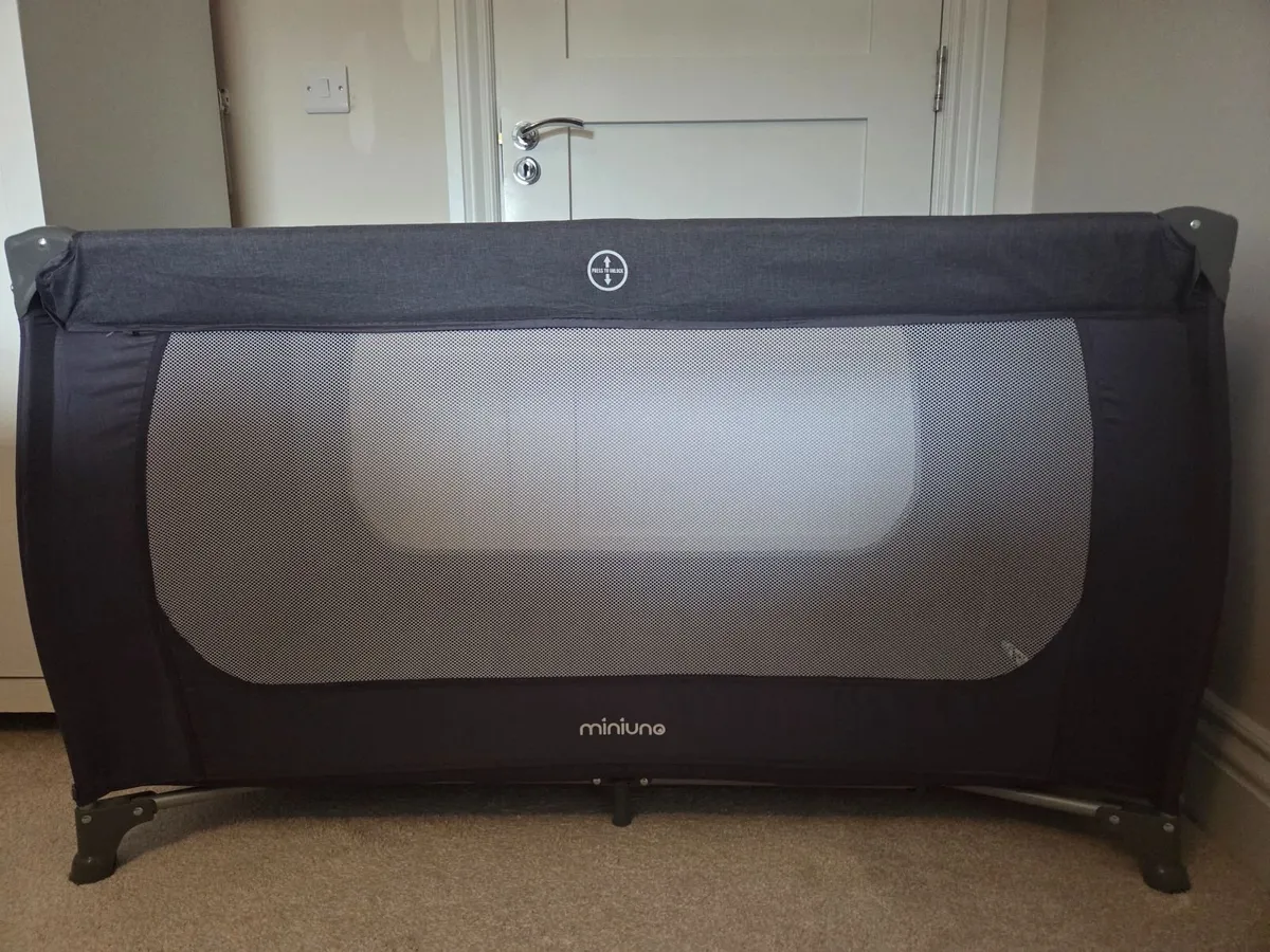 Mini Uno Travel Cot - Image 1