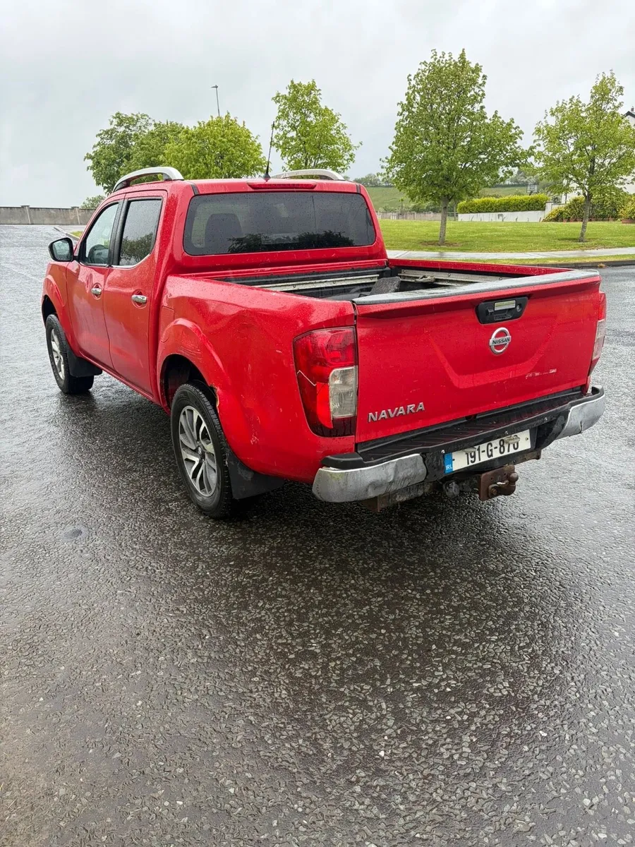 Nissan navara 2.3 diesel crew cab 2019 - Image 3