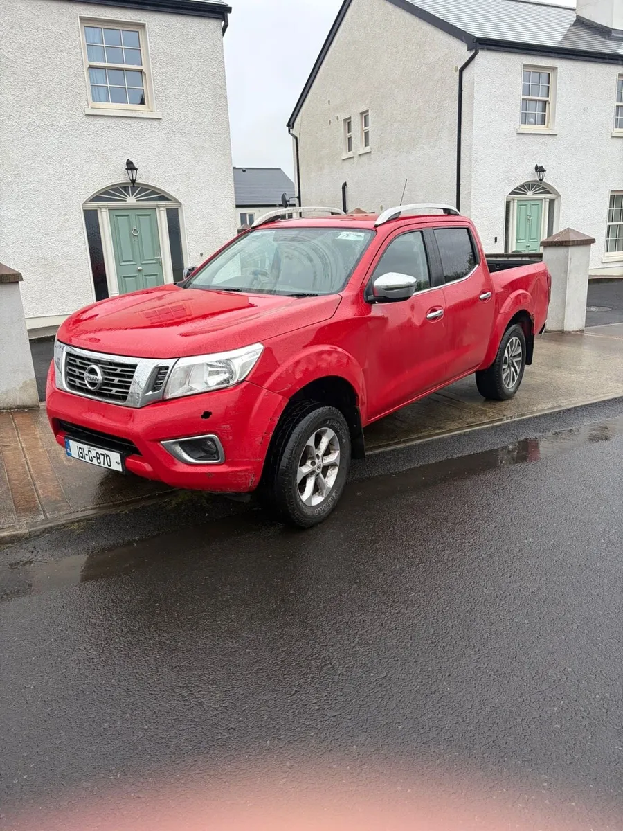 Nissan navara 2.3 diesel crew cab 2019 - Image 1