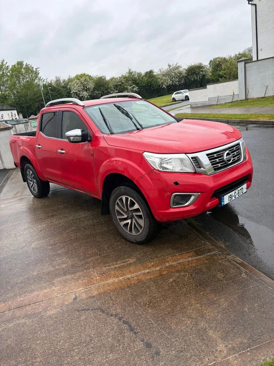 Nissan navara 2.3 diesel crew cab 2019 - Image 2