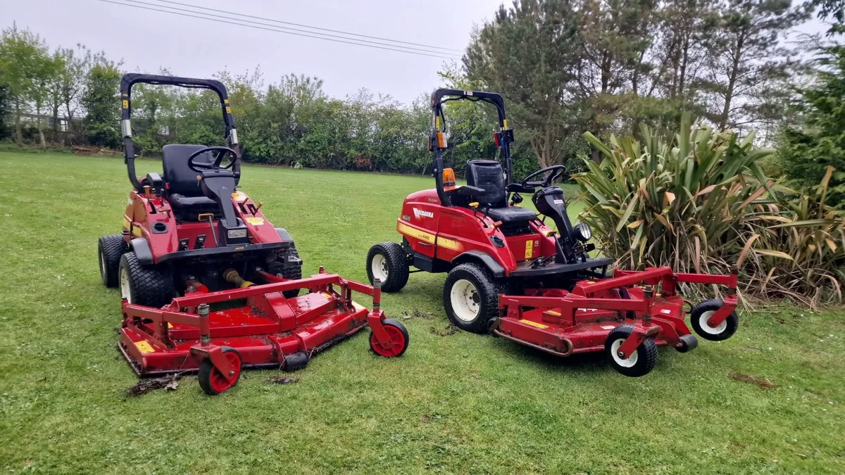 Shibaura CM374 37hp outfront ride on mower - Image 1