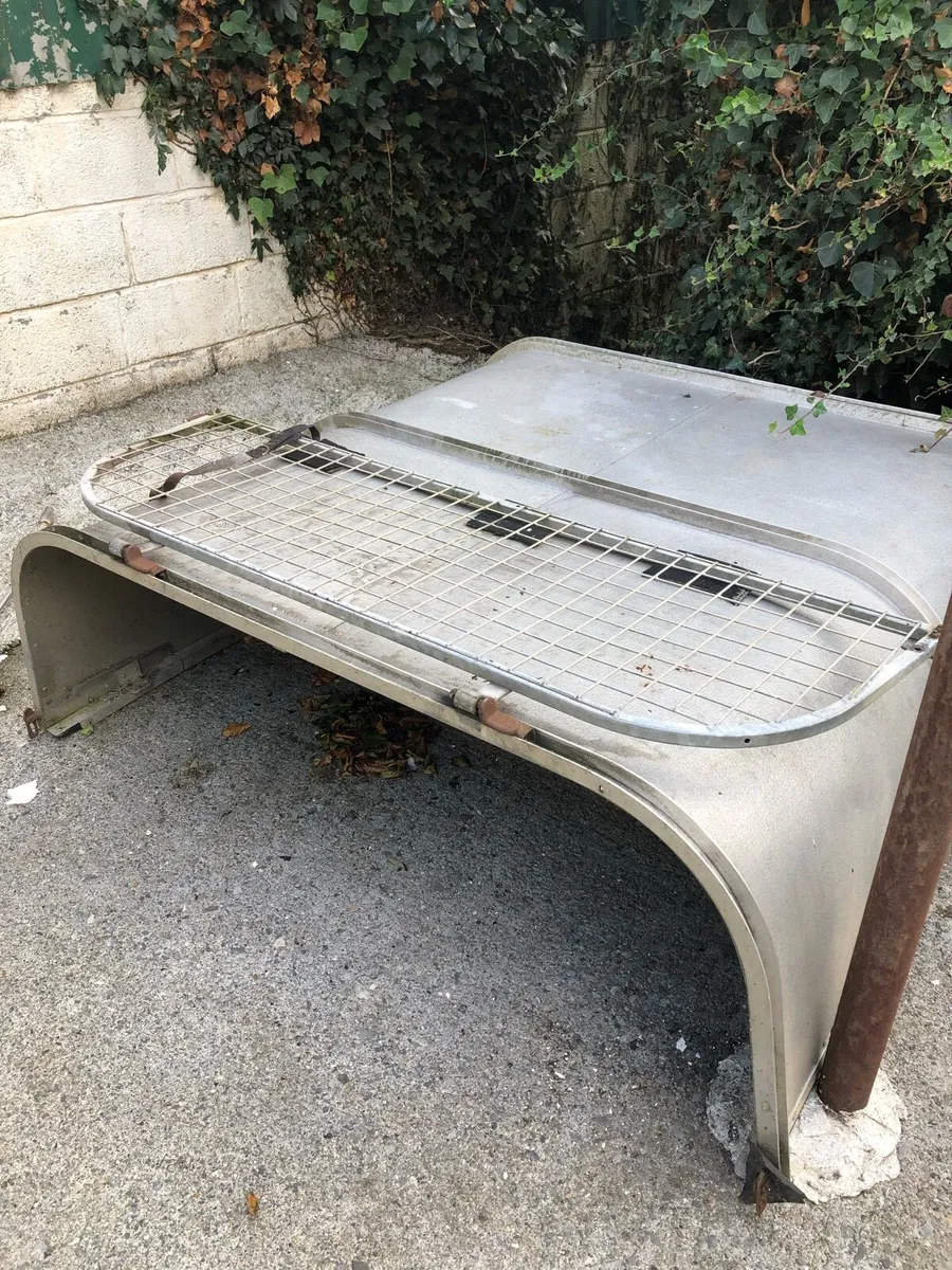 03 Hilux Canopy - Image 2