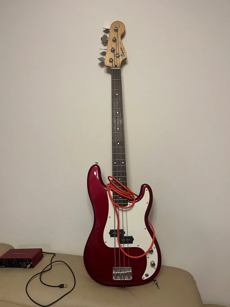 Fender Squire Bass - Image 1